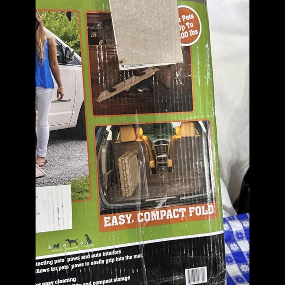 New Bi-Fold Pet Dog Ramp w/ SupertraX by Pet Gear Capacity 200 lbs Travel Lite - Picture 4 of 9